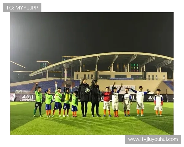 《实战足球博主日常训练与赛事幕后全纪录》 《实战足球博主日常训练与赛事幕后全纪录》